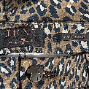 Jen 7 by 7 for All Mankind animal print size 10